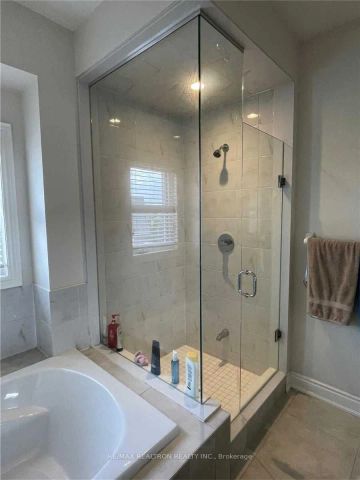 Detached Home For Lease | W9048796 - Photo 2