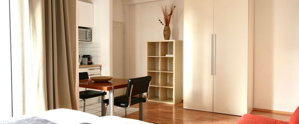 Kwartier Latäng: Schick möbliertes Apartment mit Balkon - Photo 1