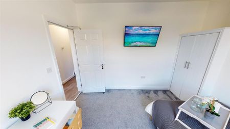 5 bedroom private hall to rent - Photo 4