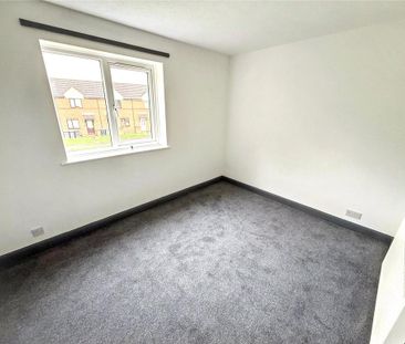 2 bedroom end of terrace house to rent - Photo 2