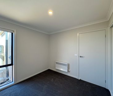 Spacious & Modern Living Near Geelong - Photo 1