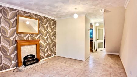 2 bedroom terraced house to rent - Photo 2