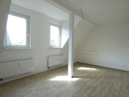 Modernisierte 2-Zi.-Altbau-Whg.mit Designboden in E-Kray! - Photo 3