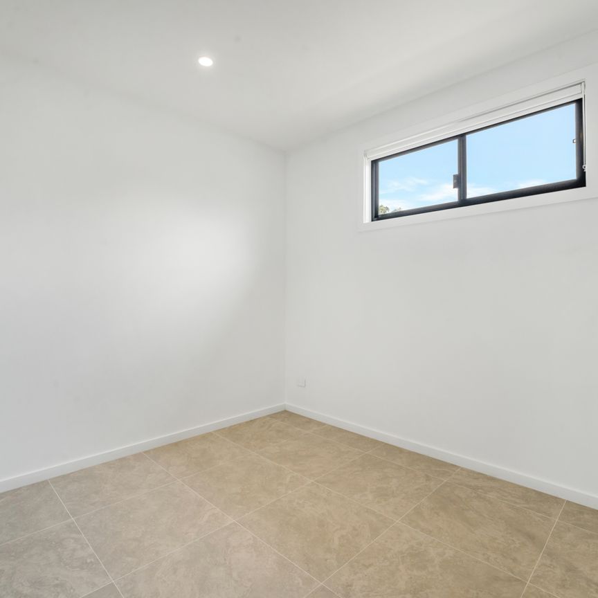 Stylish, Spacious & Super Convenient! - Photo 1