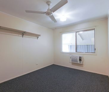 4 BEDROOM HOME CLOSE TO THE PARK! - Photo 3