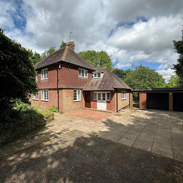 4 bedroom detached house to rent - Photo 1