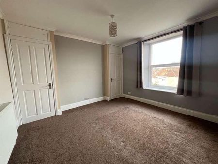 Downend Road, BS16 - Photo 2