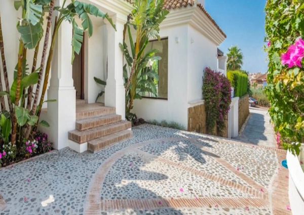 Detached Villa in The Golden Mile