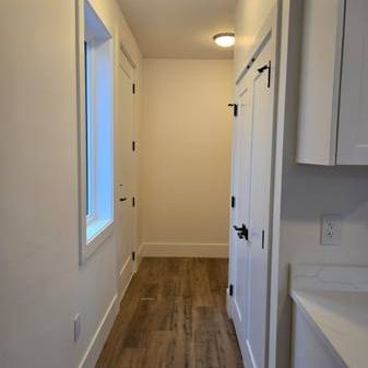 2 bed, 1 bath Brand new Legal Garden Suite - Photo 4