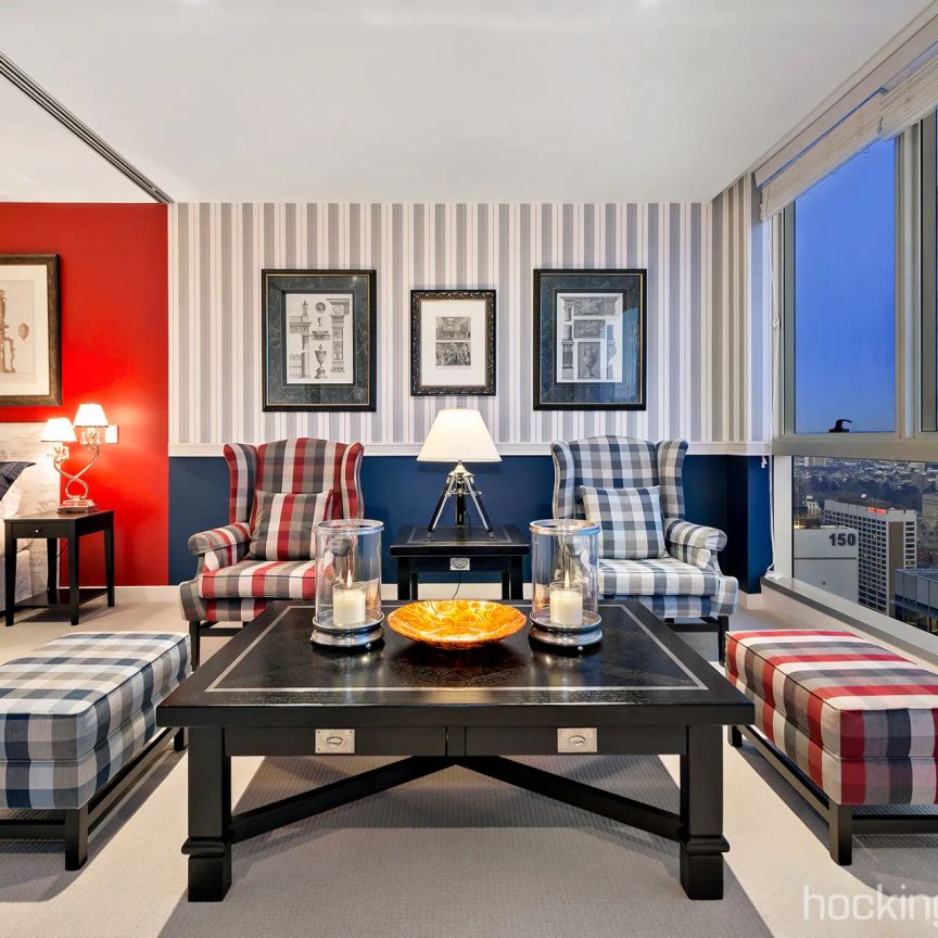 Stylish City Apartment with Stunning Views in QV - Photo 1