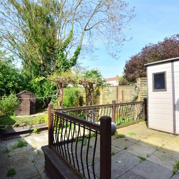 1 bedroom in a house share to rent - Photo 1