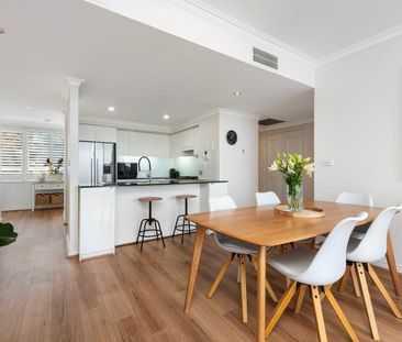 Prestigious waterfront living in the heart of Drummoyne - Photo 2