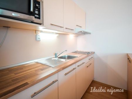 Pronájem bytuRenting an apartment 1+kk, 37 m2 - Photo 3