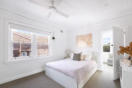 Art Deco Character and Contemporary Style in a Boutique Block of Seven - Photo 5