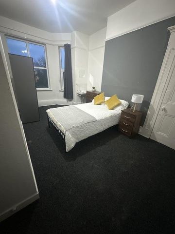 1 bedroom in a house share to rent - Photo 5