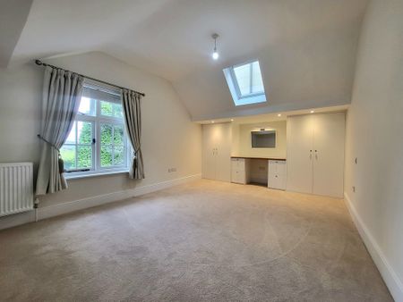 6 bedroom semi-detached to let - Photo 5