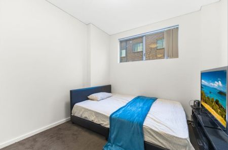 Spacious Modern 2 Bedroom Unit in a Great Location - Photo 4