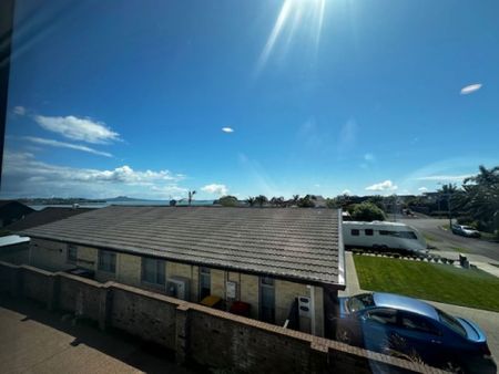 Stunning Views and Great Location&excl; - Photo 5