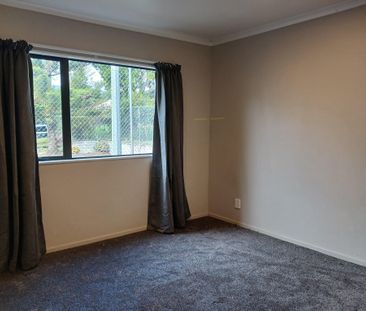 Three Bedroom Home in Glen Eden - Photo 1