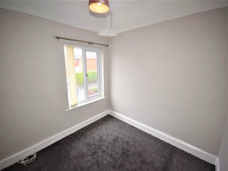 3 bedroom end of terrace house to rent - Photo 3