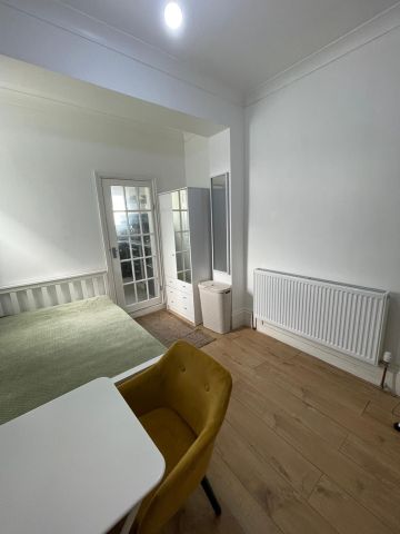 Room in a Shared House, Henley Road, IG1 - Photo 4