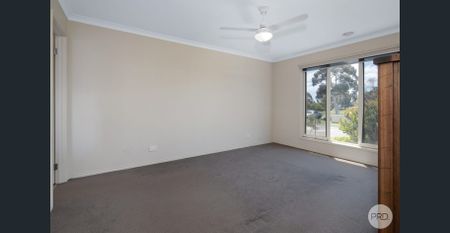 MODERN FAMILY LIVING WITH EXCEPTIONAL CONVENIENCE - Photo 3