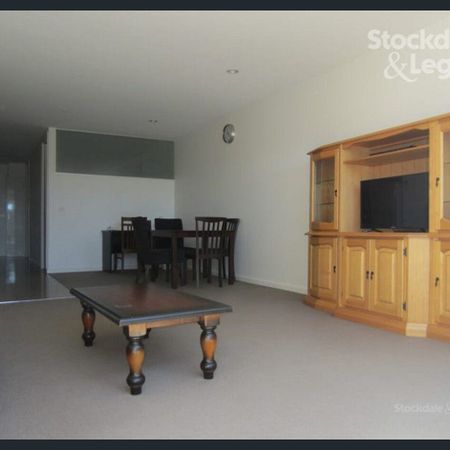 LARGEST 1 BEDROOM - PLENTY HILL APARTMENTS! **FURNISHED** - Photo 4