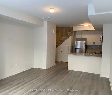 Condo Townhouse For Lease | W7403732 - Photo 6