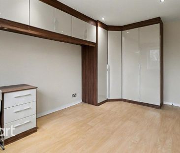 4 bedroom terraced house to rent - Photo 4