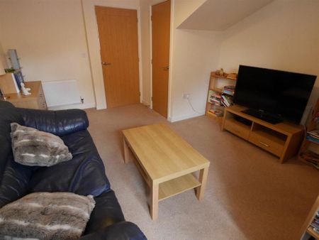 2 bedroom terraced house to rent - Photo 4