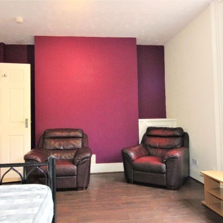Latham Street Flat, PRESTON, Lancashire PR1 3TE - Photo 4