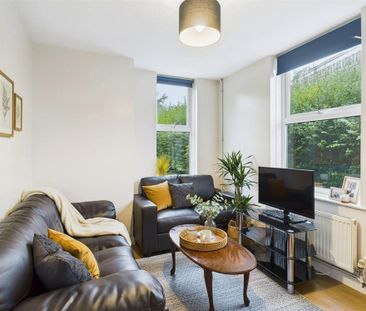 5 bedroom semi-detached house to rent - Photo 2