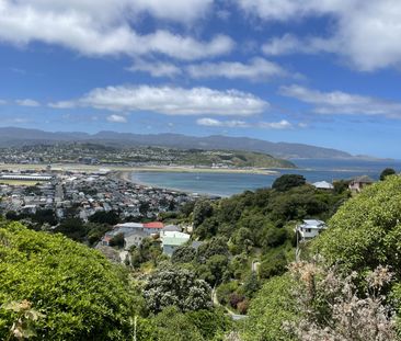 3 Bedrooms in Melrose - Photo 5