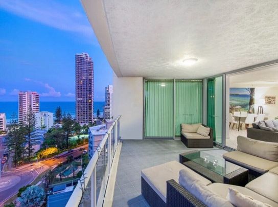 Surfers Paradise - Photo 1