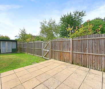 A very well presented two bedroom mid terrace house situated in a q... - Photo 3