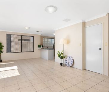 Master Room. Modern House. Top Locale. Walk to everything! Couple A... - Photo 1