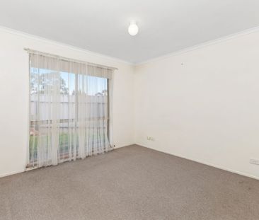 Spacious 4-Bedroom Family Home with Ducted Air Conditioning & Large... - Photo 1