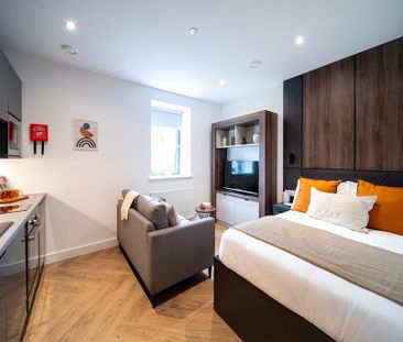 Studio to rent - Photo 1