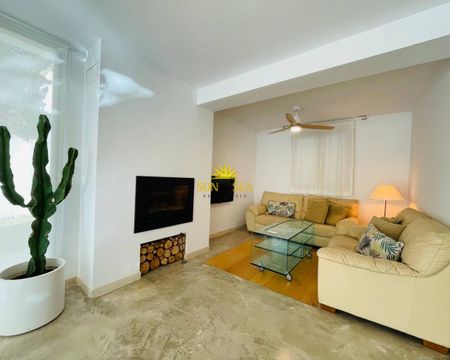 5 BEDROOM VILLA - ALICANTE - Photo 2