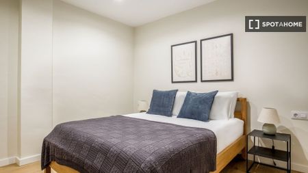 barcelona, Catalonia 08006 - Photo 5