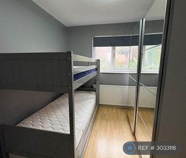 2 bedroom end of terrace house to rent - Photo 3