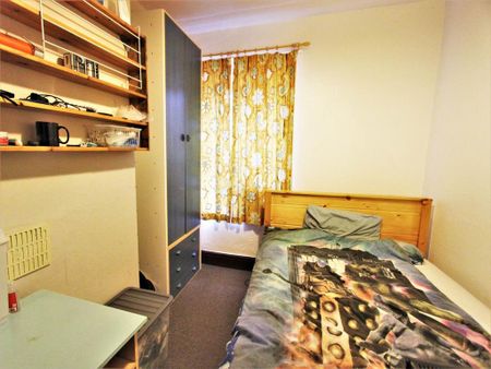 4 bedroom house to rent - Photo 2