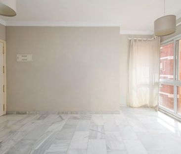 Alquiler de piso en Calle Barcenillas - Photo 2