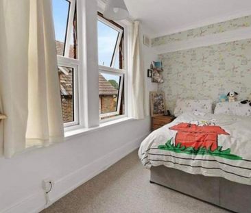 2 Bedroom Flat, Mill Road, Burgess Hill - Photo 2