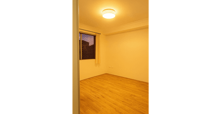 Spacious Ground-Floor Unit with Yard-Style Outdoor Area – Walk to Everything - Photo 3