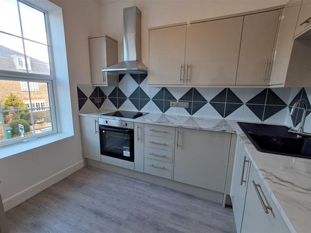1 bed flat to rent in Aldenham Road, Bushey, WD23 - Photo 3