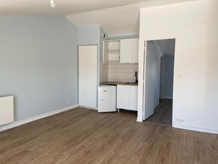 Location Appartement 2 pièces 33m² LA ROCHELLE 17000 - Photo 2
