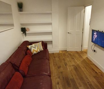 4 Albert Street - Photo 3
