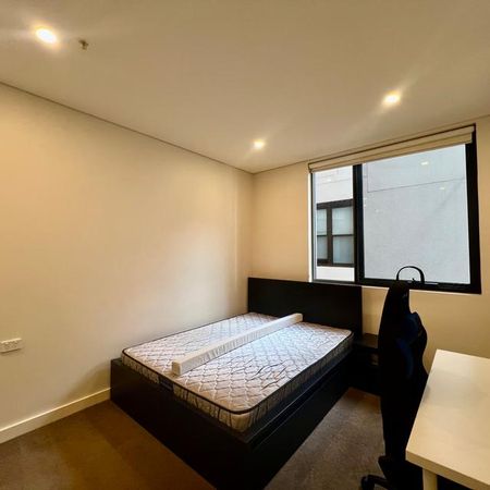 Luxurious 3-Bedroom Apartment in Emblem Waterloo - Style and Convenience! - Photo 5