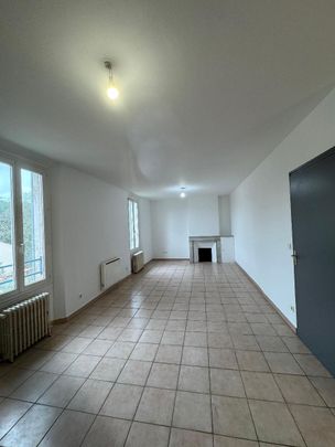 Location Appartement 3 pièces 68m² ST MAXIMIN LA STE BAUME 83470 - Photo 1